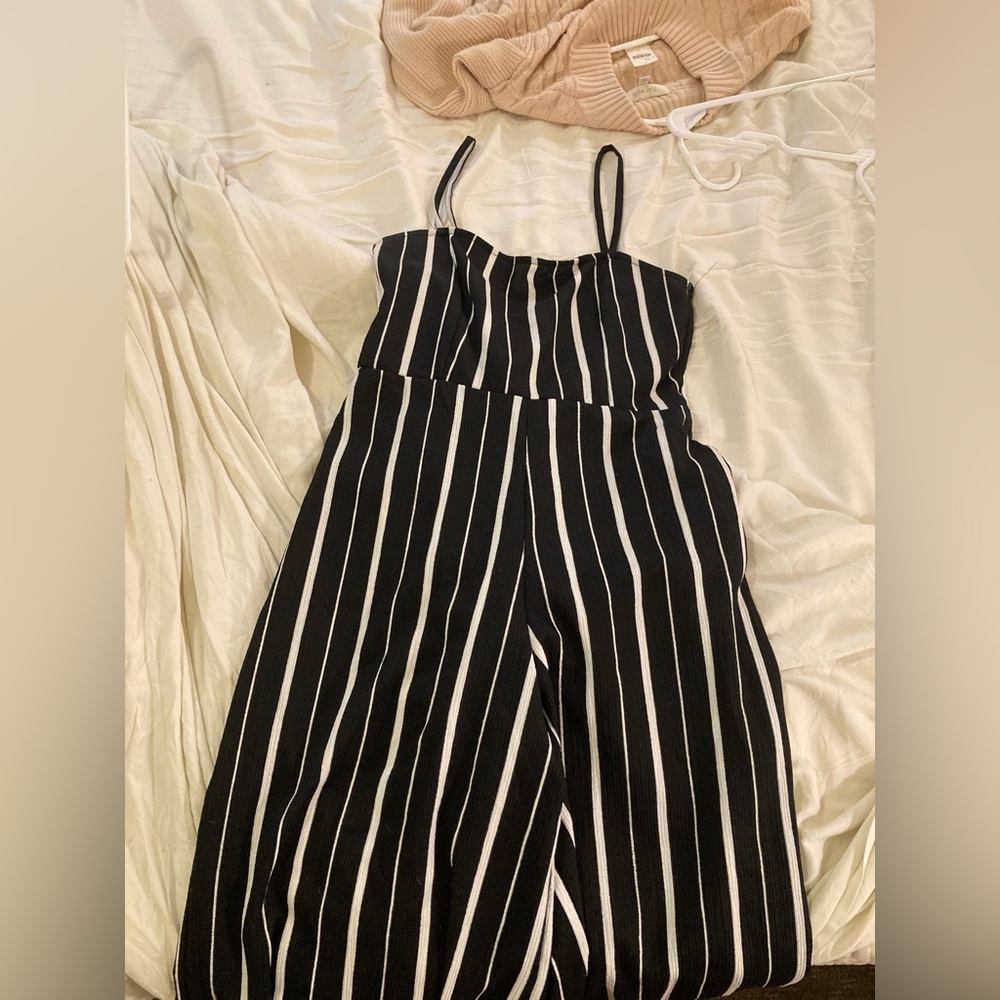Pull & bear jump suit super flattering